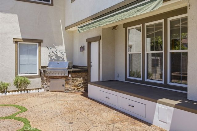 8 N Bayleaf, Irvine, CA 92620
