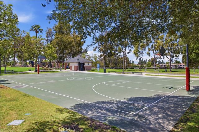 8 N Bayleaf, Irvine, CA 92620