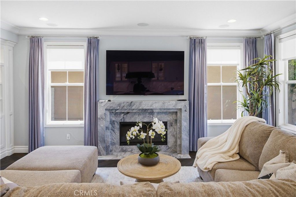 Image 12 of property listing at 8 N Bayleaf, Irvine, CA 92620