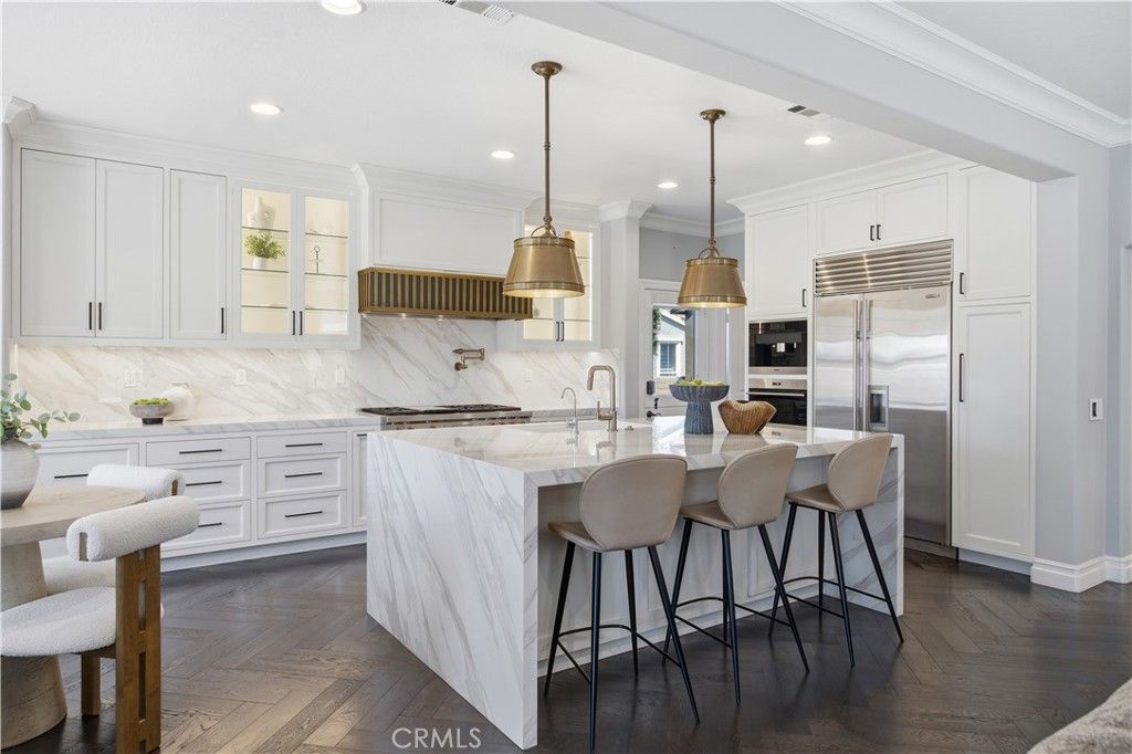 Image 14 of property listing at 8 N Bayleaf, Irvine, CA 92620