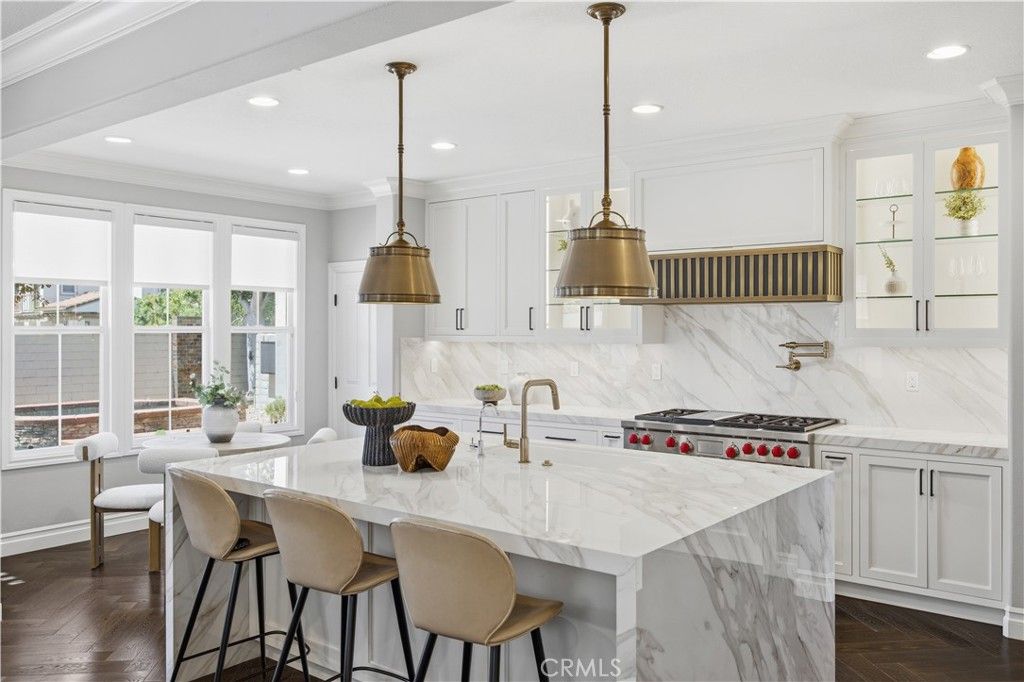 Image 17 of property listing at 8 N Bayleaf, Irvine, CA 92620