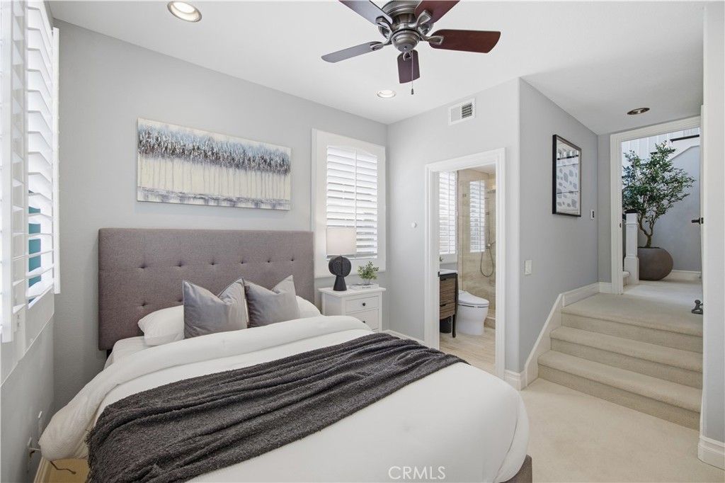 Image 24 of property listing at 8 N Bayleaf, Irvine, CA 92620