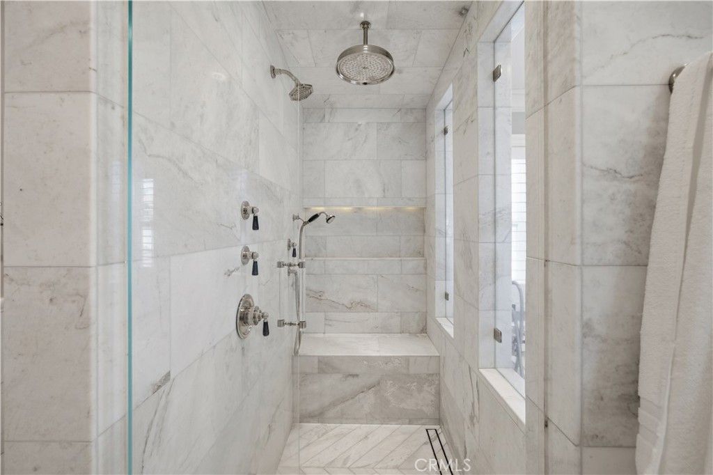 Image 37 of property listing at 8 N Bayleaf, Irvine, CA 92620