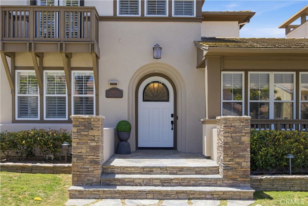 Image 4 of property listing at 8 N Bayleaf, Irvine, CA 92620