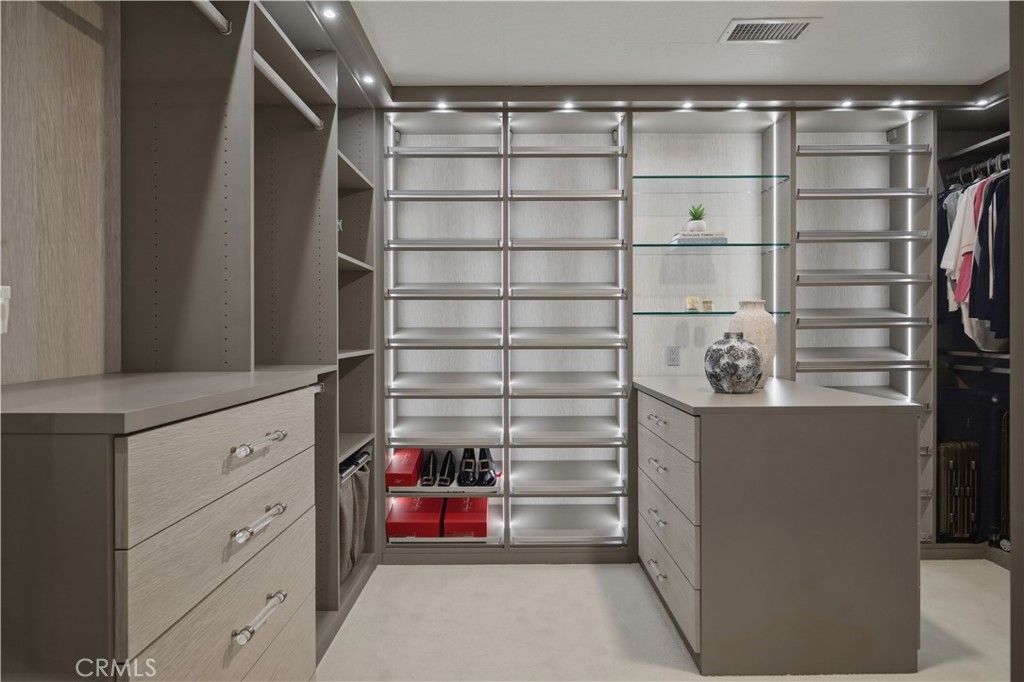 Image 41 of property listing at 8 N Bayleaf, Irvine, CA 92620