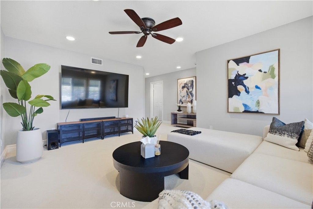 Image 47 of property listing at 8 N Bayleaf, Irvine, CA 92620