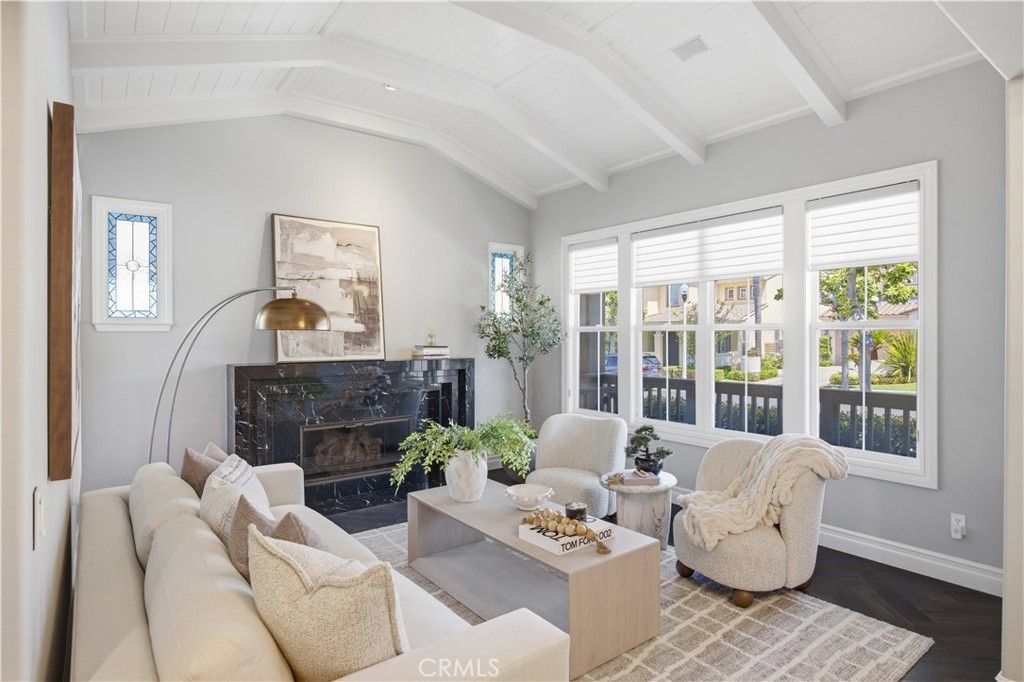 Image 6 of property listing at 8 N Bayleaf, Irvine, CA 92620