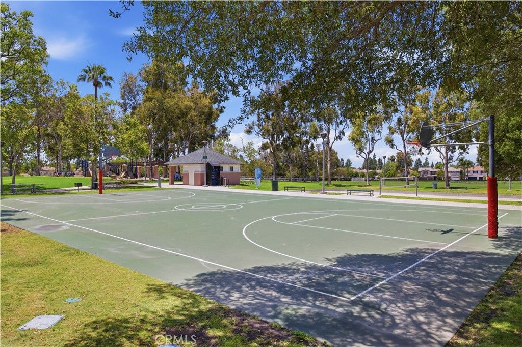 Image 67 of property listing at 8 N Bayleaf, Irvine, CA 92620
