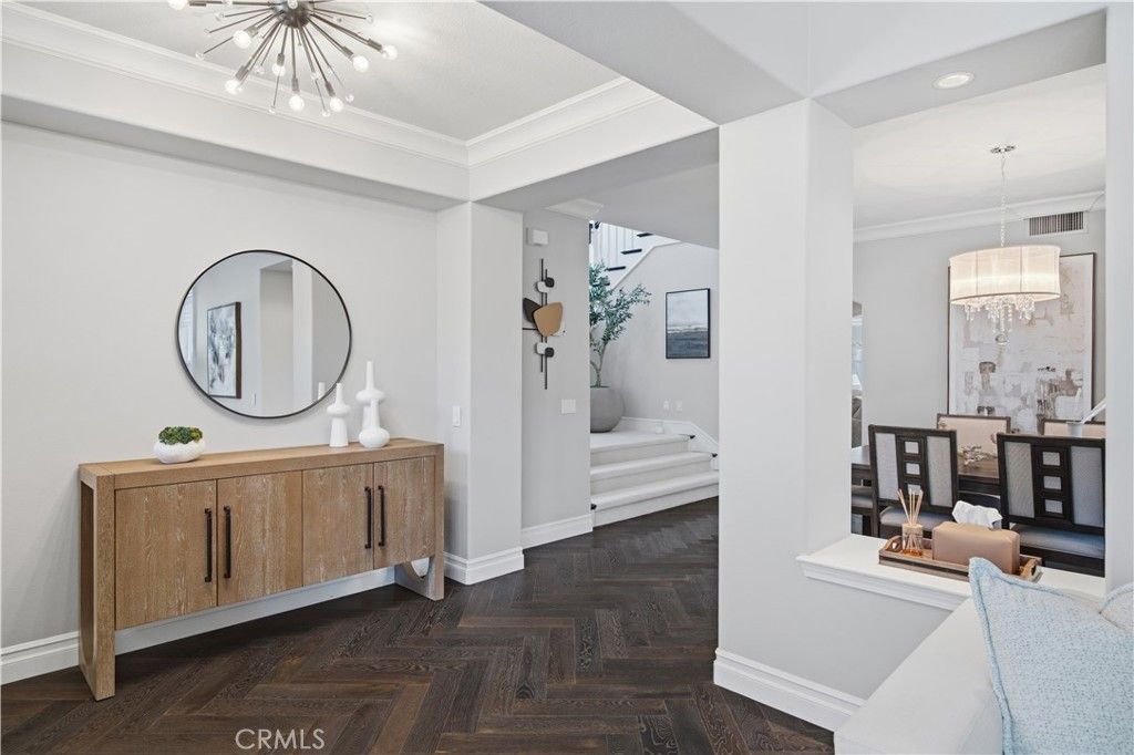 Image 9 of property listing at 8 N Bayleaf, Irvine, CA 92620