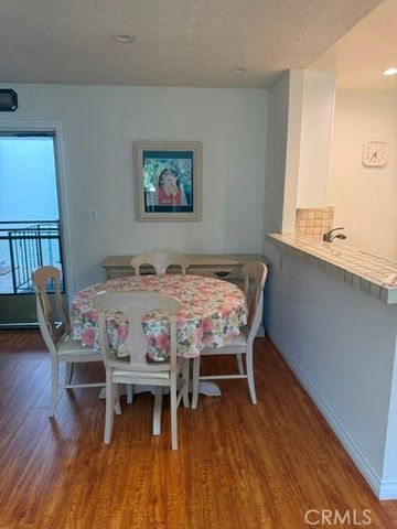 18645 Hatteras 206, Tarzana, CA 91356