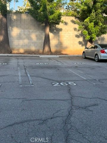 18645 Hatteras 206, Tarzana, CA 91356