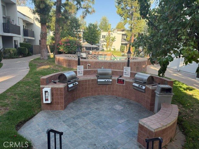 18645 Hatteras 206, Tarzana, CA 91356