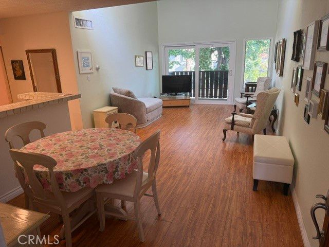 18645 Hatteras 206, Tarzana, CA 91356