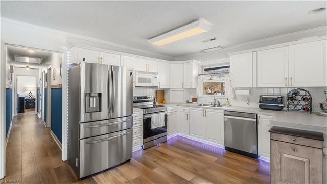 275 Cliffwood Drive, Kernersville, NC 27284