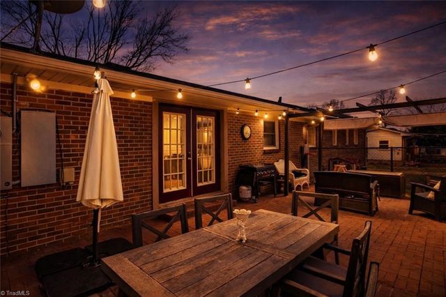 275 Cliffwood Drive, Kernersville, NC 27284