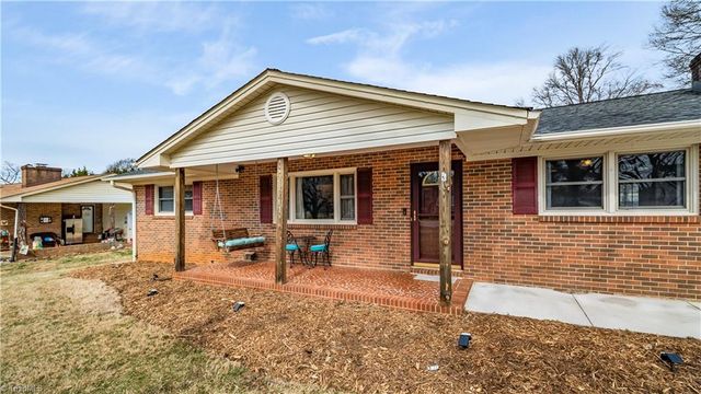 275 Cliffwood Drive, Kernersville, NC 27284