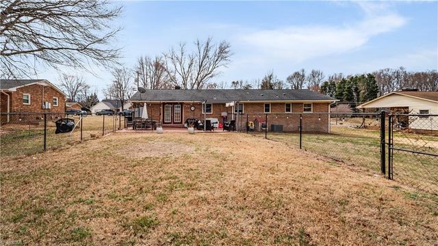 275 Cliffwood Drive, Kernersville, NC 27284