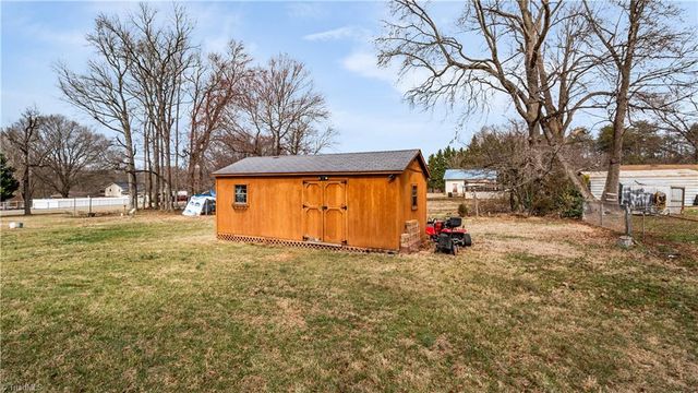 275 Cliffwood Drive, Kernersville, NC 27284