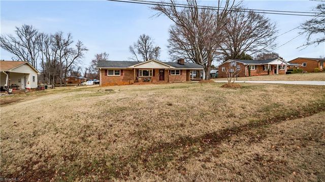 275 Cliffwood Drive, Kernersville, NC 27284