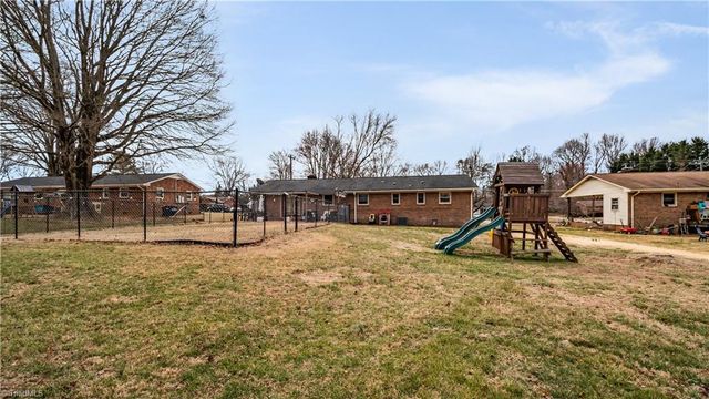 275 Cliffwood Drive, Kernersville, NC 27284