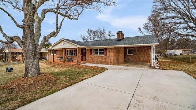 275 Cliffwood Drive, Kernersville, NC 27284