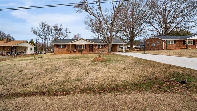 275 Cliffwood Drive, Kernersville, NC 27284