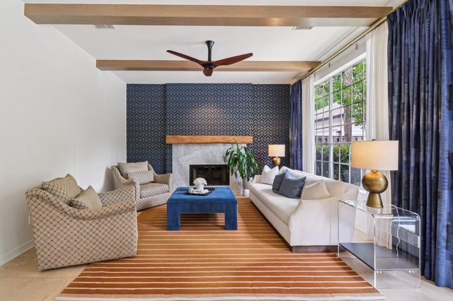 18 Woodmere Place, The Woodlands, TX 77381