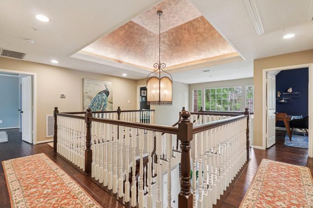 18 Woodmere Place, The Woodlands, TX 77381