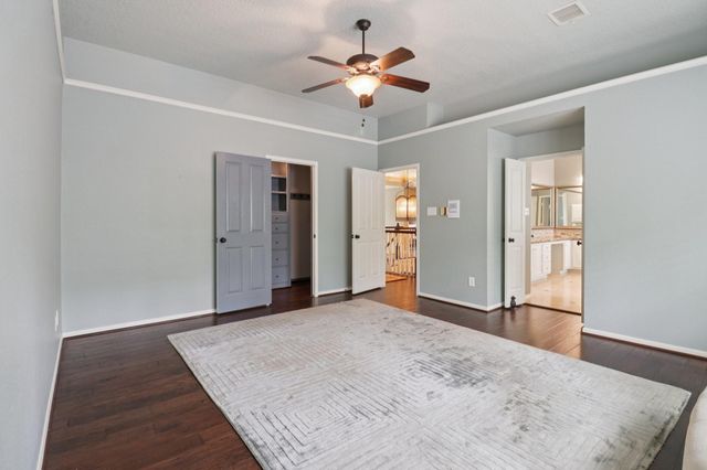 18 Woodmere Place, The Woodlands, TX 77381