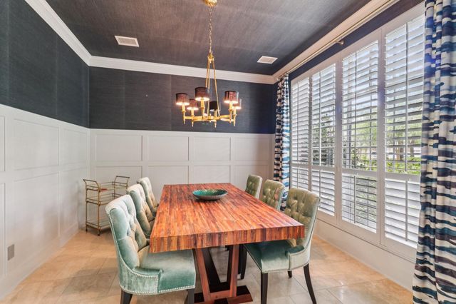 18 Woodmere Place, The Woodlands, TX 77381