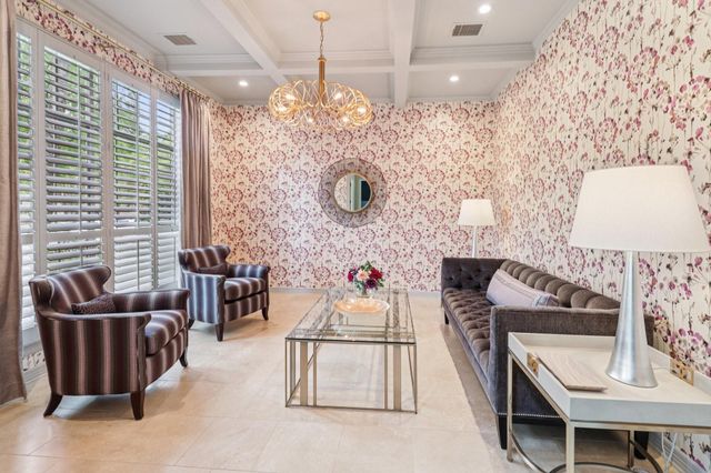 18 Woodmere Place, The Woodlands, TX 77381