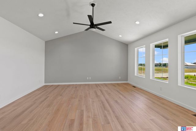 9111 Castle Pine Drive, Lincoln, NE 68516