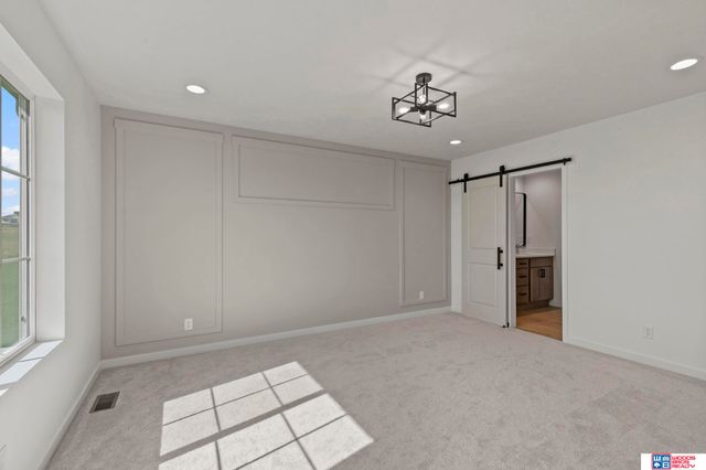 9111 Castle Pine Drive, Lincoln, NE 68516