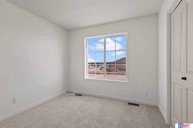 9111 Castle Pine Drive, Lincoln, NE 68516