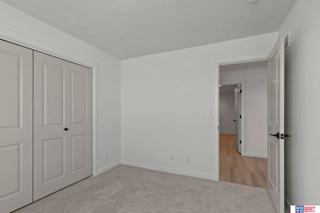 9111 Castle Pine Drive, Lincoln, NE 68516