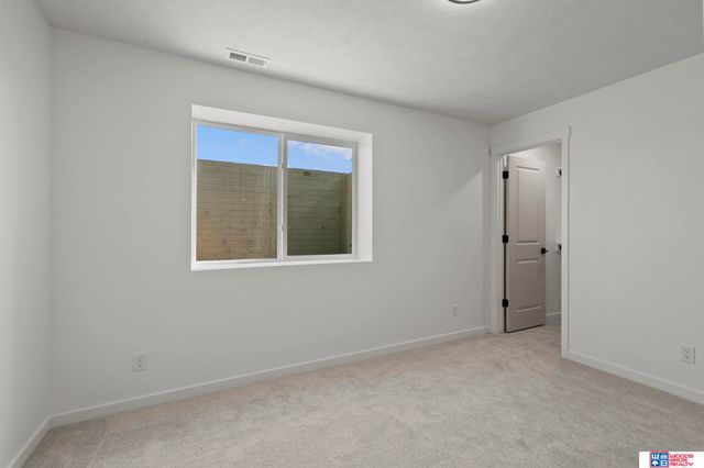 9111 Castle Pine Drive, Lincoln, NE 68516