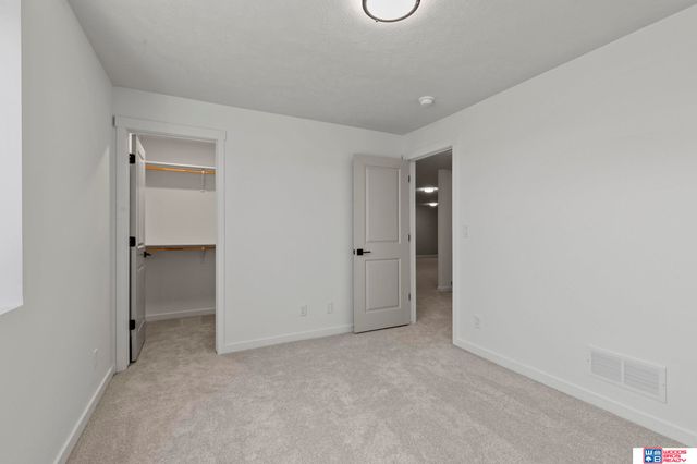 9111 Castle Pine Drive, Lincoln, NE 68516