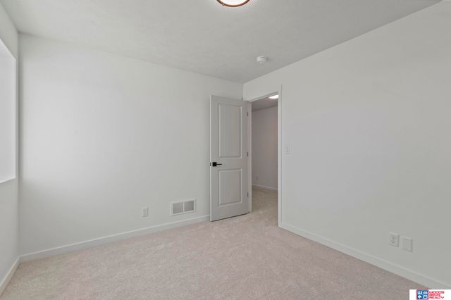 9111 Castle Pine Drive, Lincoln, NE 68516