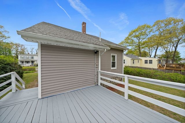 93 Cross St, Randolph, MA 02368