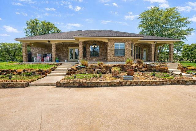 318 Sunrise Blvd, Angleton, TX 77515