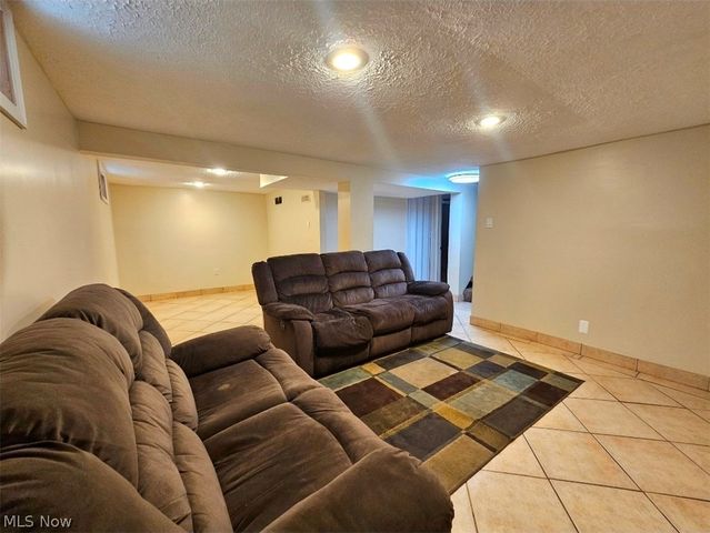1368 Orlando Avenue, Akron, OH 44320