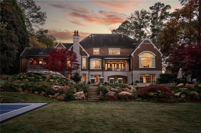 5250 London Drive, Atlanta, GA 30327