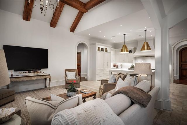 5250 London Drive, Atlanta, GA 30327