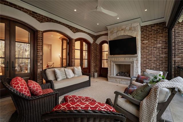 5250 London Drive, Atlanta, GA 30327