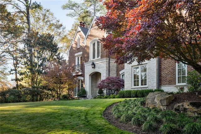 5250 London Drive, Atlanta, GA 30327