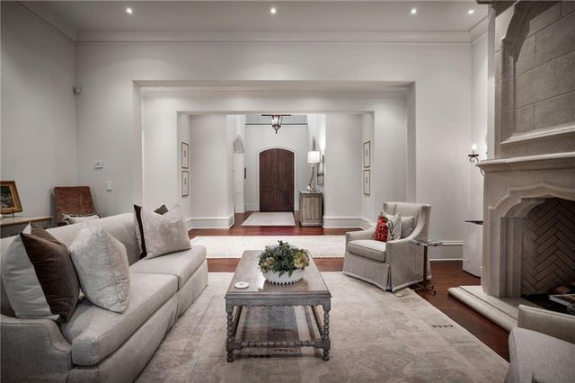 5250 London Drive, Atlanta, GA 30327