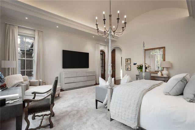 5250 London Drive, Atlanta, GA 30327