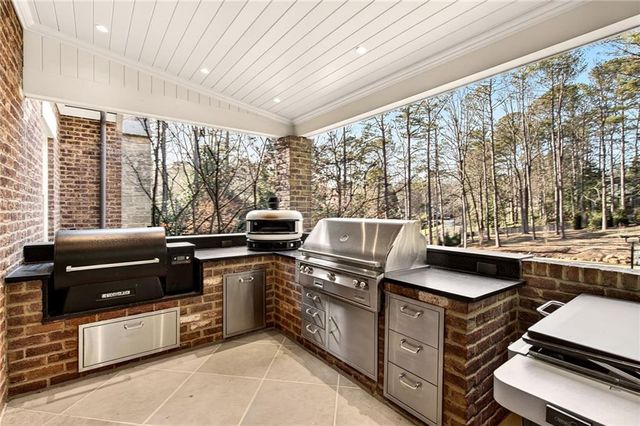 5250 London Drive, Atlanta, GA 30327