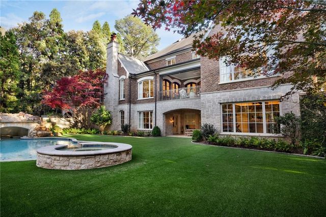 5250 London Drive, Atlanta, GA 30327