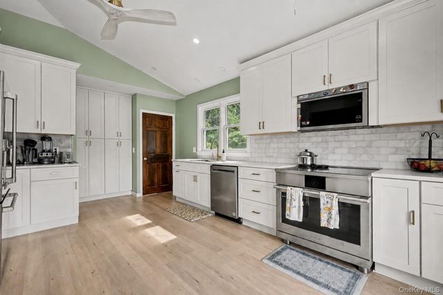 127 Highland Avenue, Verplanck, NY 10596